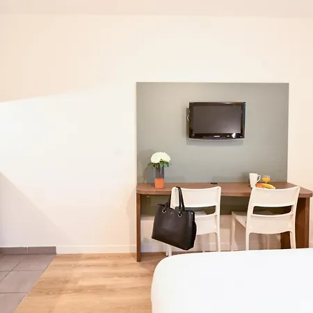 Zenitude Hotel-residences Versailles St Cyr L'ecole Aparthotel *