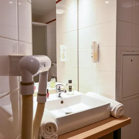 Zenitude Hotel-residences Versailles St Cyr L'ecole Saint-Cyr-l'Ecole