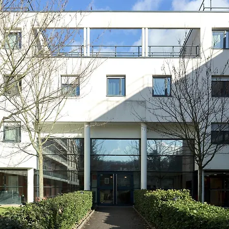 Zenitude Hotel-residences Versailles St Cyr L'ecole * Saint-Cyr-lʼÉcole