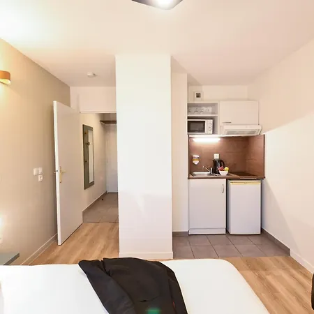 Zenitude Hotel-residences Versailles St Cyr L'ecole Aparthotel Saint-Cyr-l'Ecole