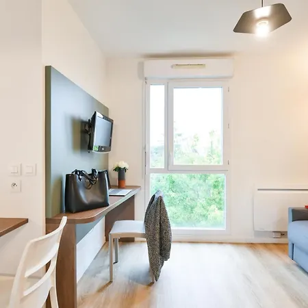 Aparthotel Zenitude Hotel-residences Versailles St Cyr L'ecole *
