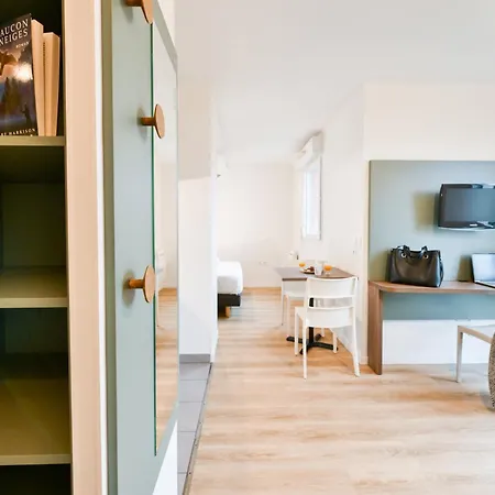 Zenitude Hotel-residences Versailles St Cyr L'ecole Saint-Cyr-l'Ecole