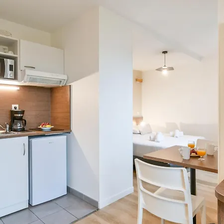 Zenitude Hotel-residences Versailles St Cyr L'ecole Saint-Cyr-l'Ecole
