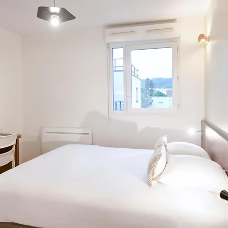 Aparthotel Zenitude Hotel-residences Versailles St Cyr L'ecole Saint-Cyr-l'Ecole